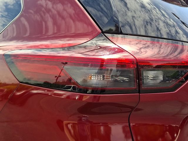 Used 2021 Nissan Rogue SV AWD/4WD image 10