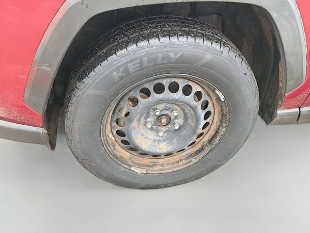 Used 2019 Toyota RAV4 LE image 28