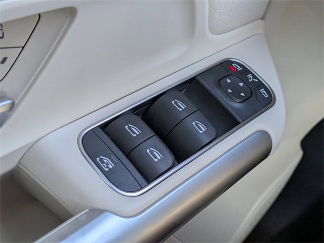 Used 2025 Mercedes-Benz GLA 250 4MATIC image 18