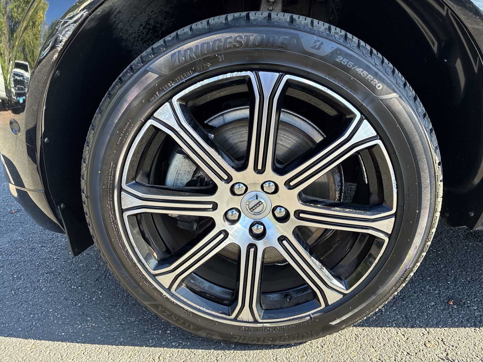 Used 2019 Volvo XC60 T6 Inscription w/ Protection Package Premier AWD/4WD image 18