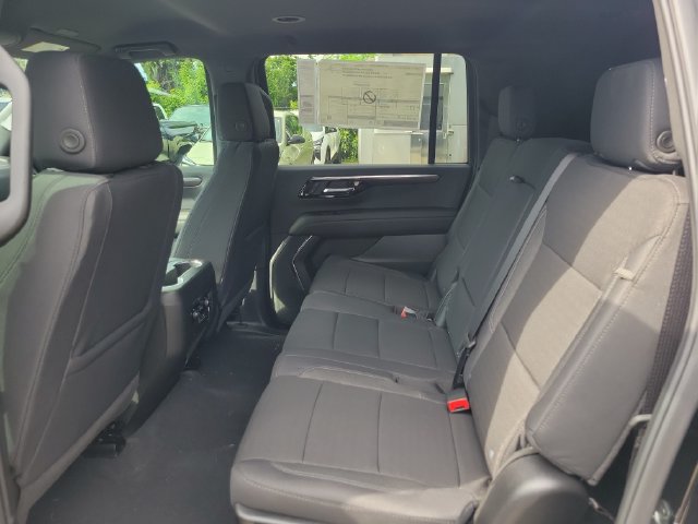 New 2026 Chevrolet Suburban LS RWD image 6