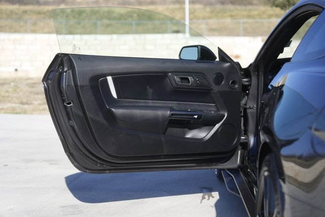 Used 2022 Ford Mustang Shelby GT500 w/ Technology Package image 29