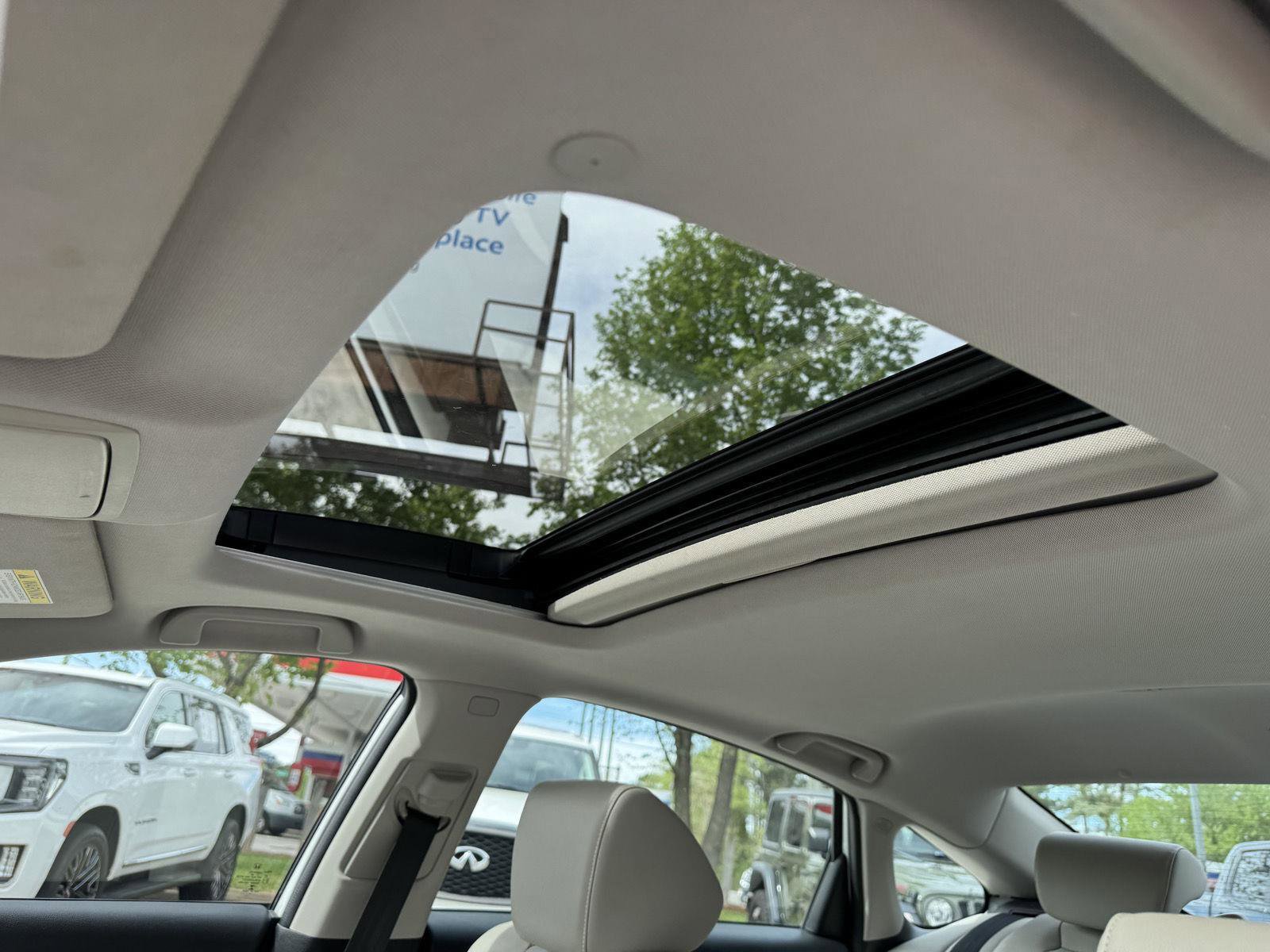 Used 2018 Honda Accord Touring image 5