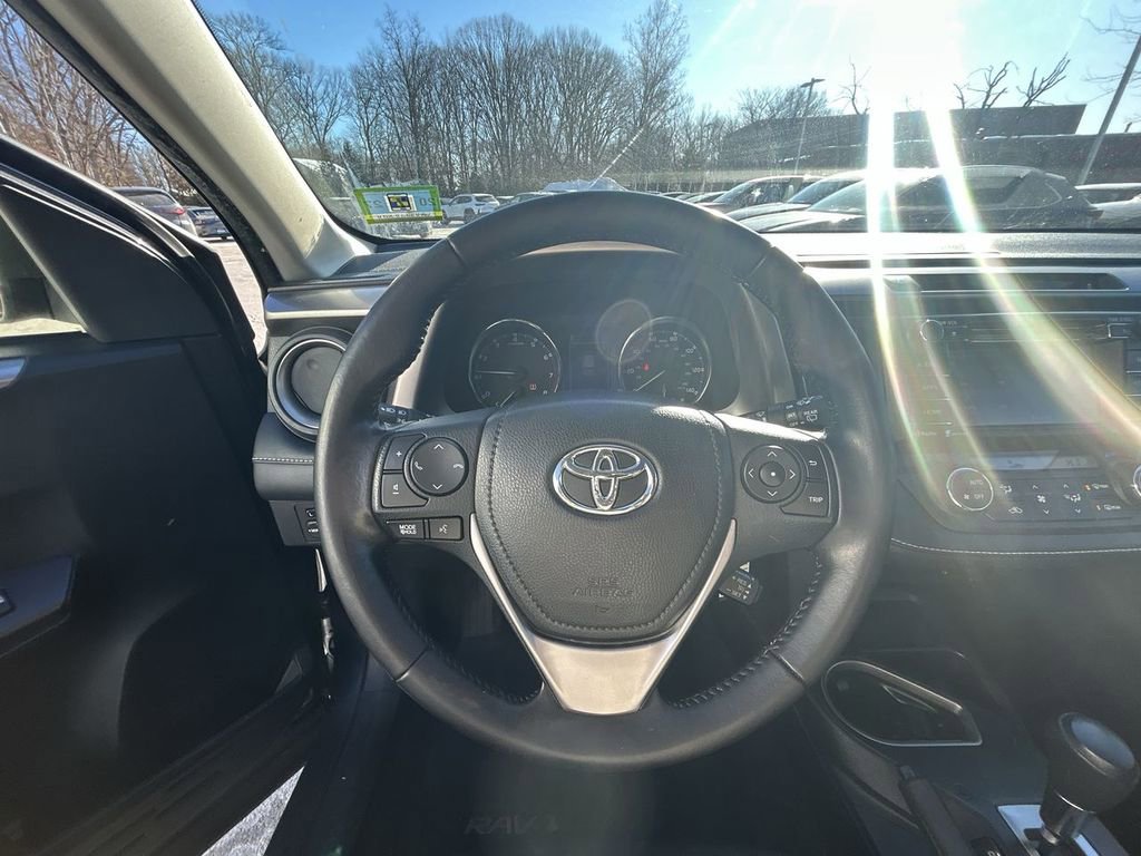 Used 2016 Toyota RAV4 XLE image 18