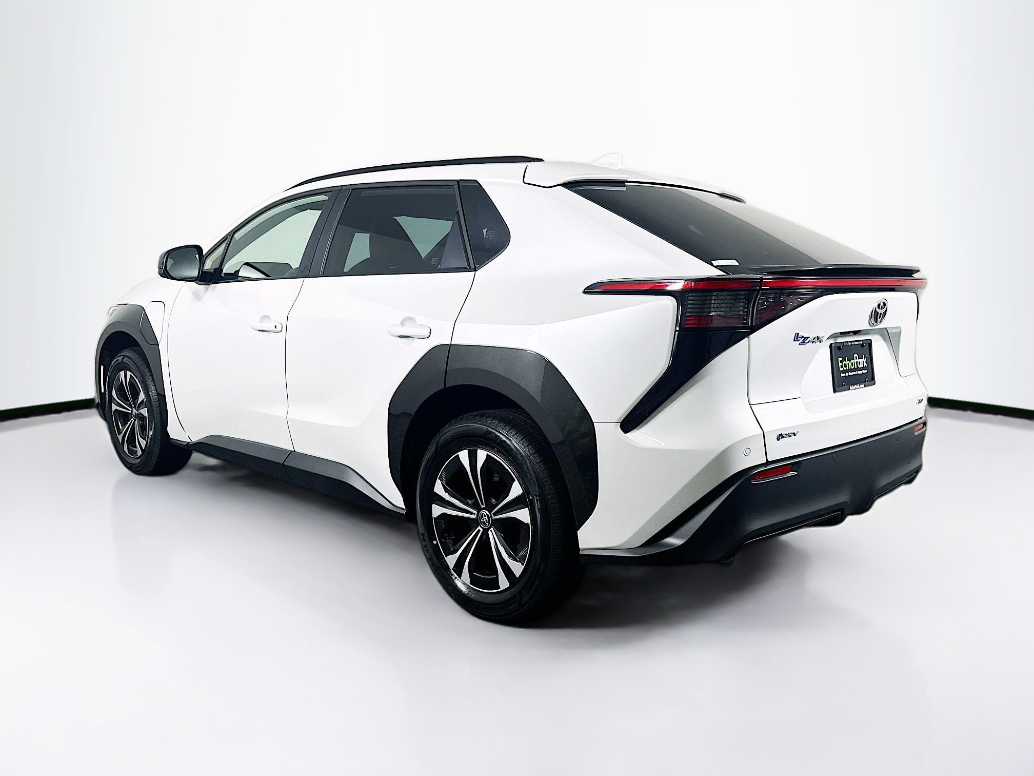 Used 2024 Toyota bZ4X XLE w/ Weather Package image 5