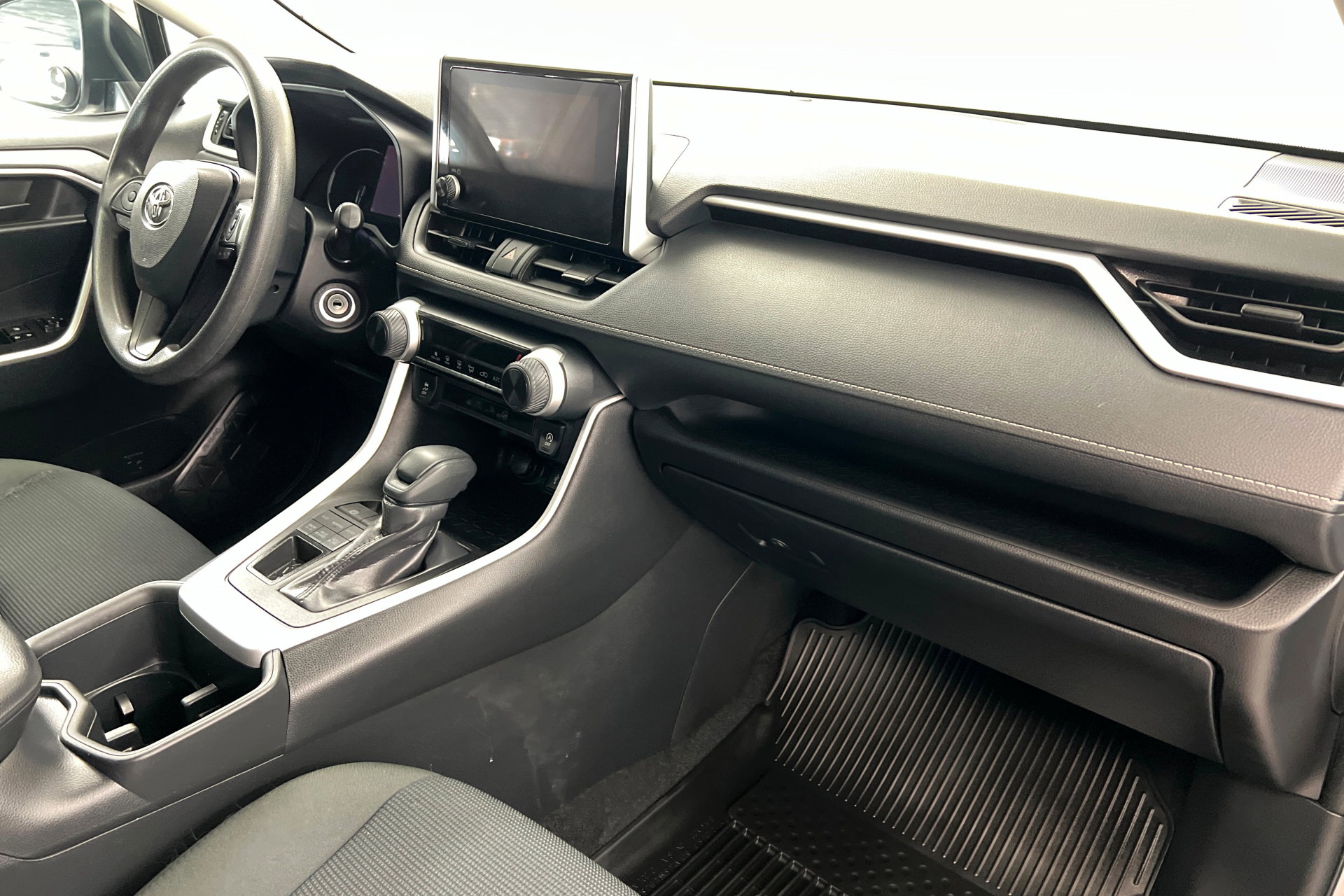 Certified 2024 Toyota RAV4 LE AWD/4WD image 25