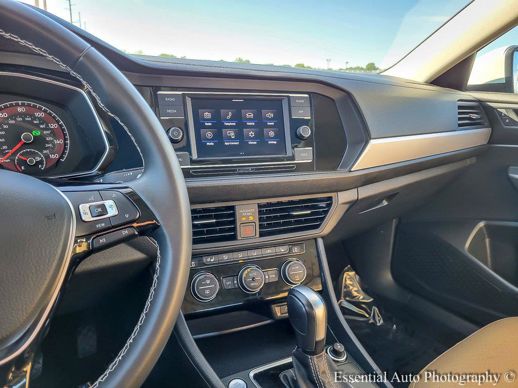 Used 2021 Volkswagen Jetta SE w/ SE Cold Weather Package FWD image 23