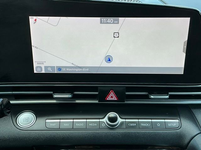 Used 2021 Hyundai Elantra Limited FWD image 11