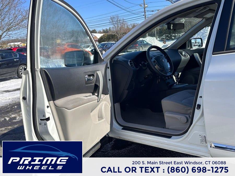 Used 2015 Nissan Rogue S w/ Convenience Package image 9