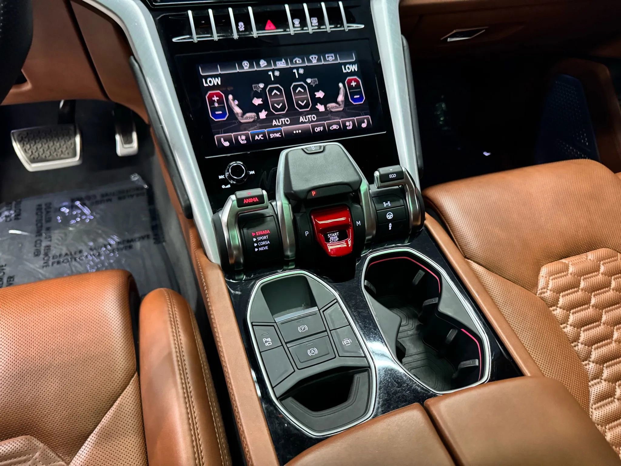 Used 2021 Lamborghini Urus image 22