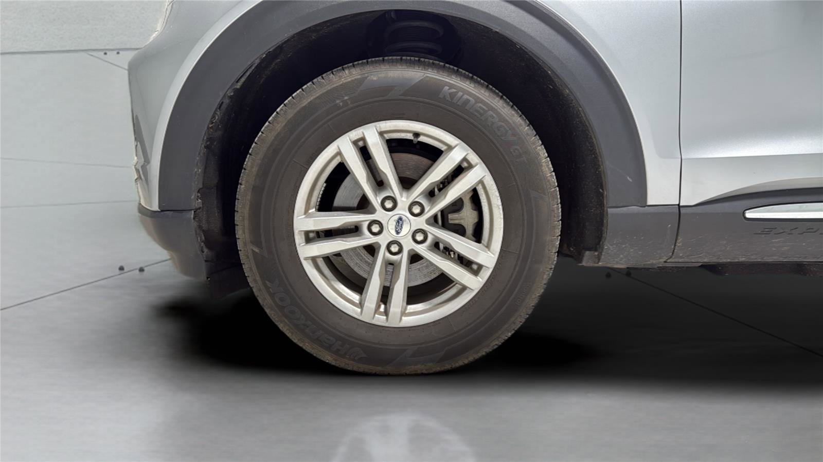 Used 2023 Ford Explorer XLT RWD image 28