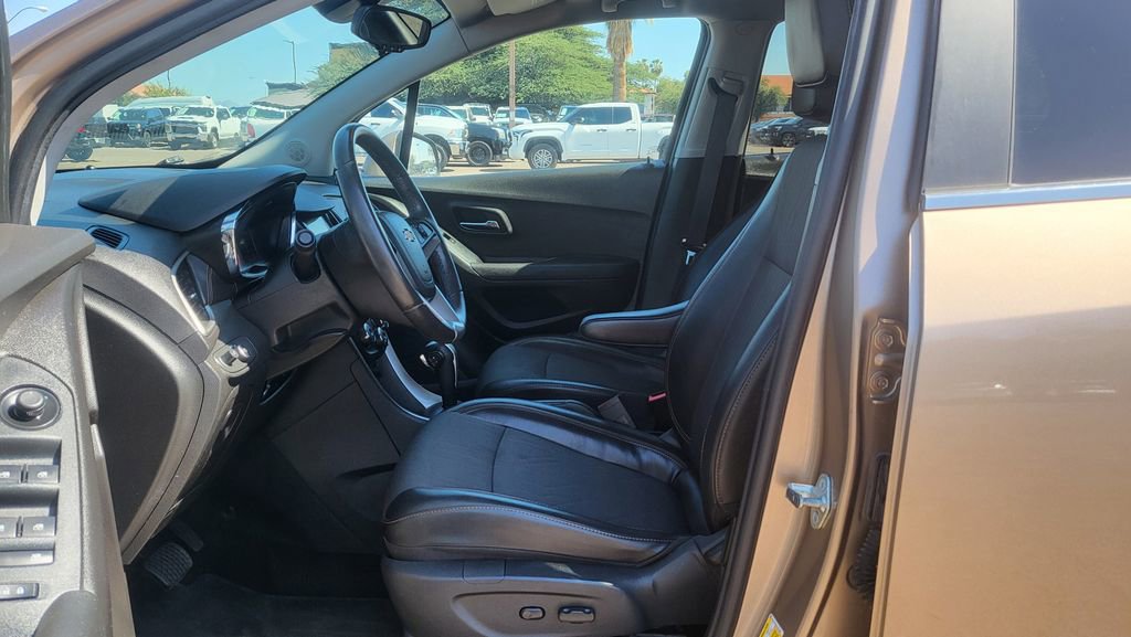 Used 2018 Chevrolet Trax LT w/ Driver Confidence Package image 24