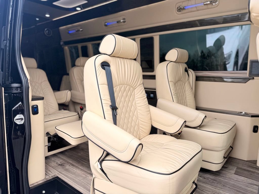 Used 2020 Mercedes-Benz Sprinter 3500 image 13