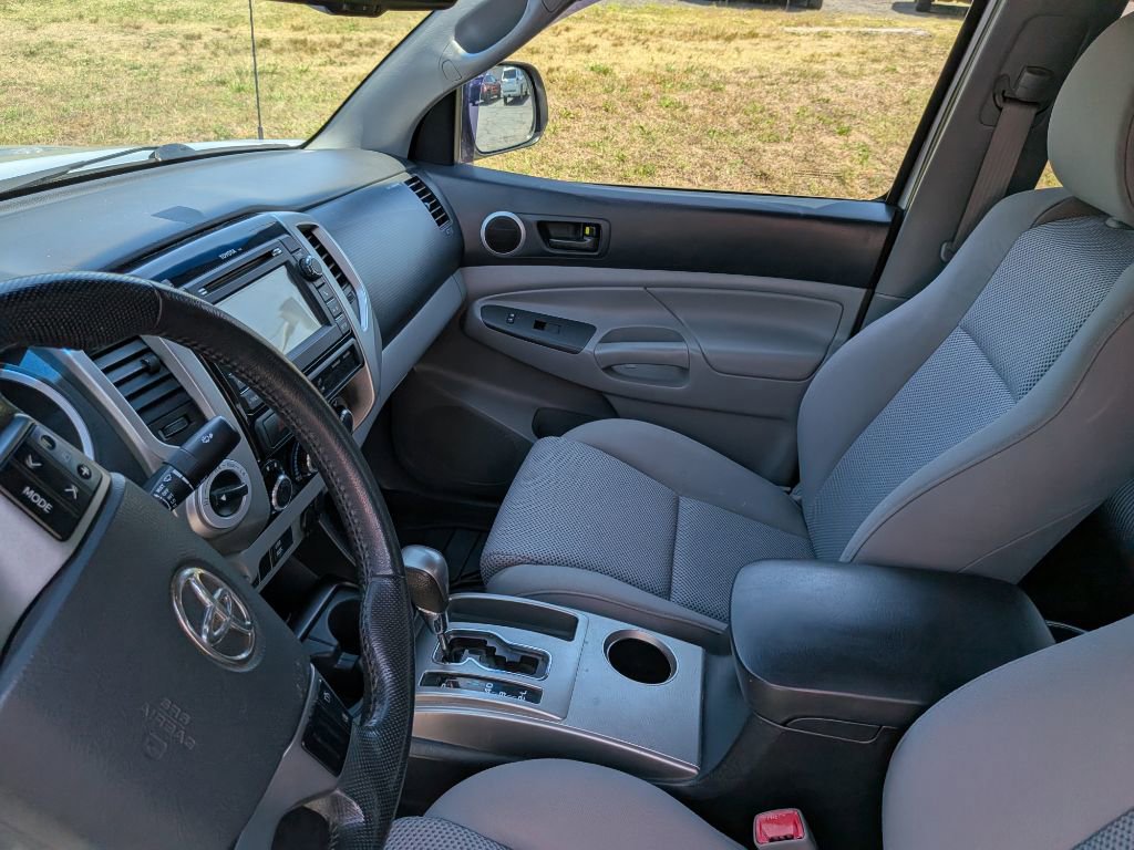 Used 2013 Toyota Tacoma 4x4 Double Cab w/ TRD Sport Pkg image 28