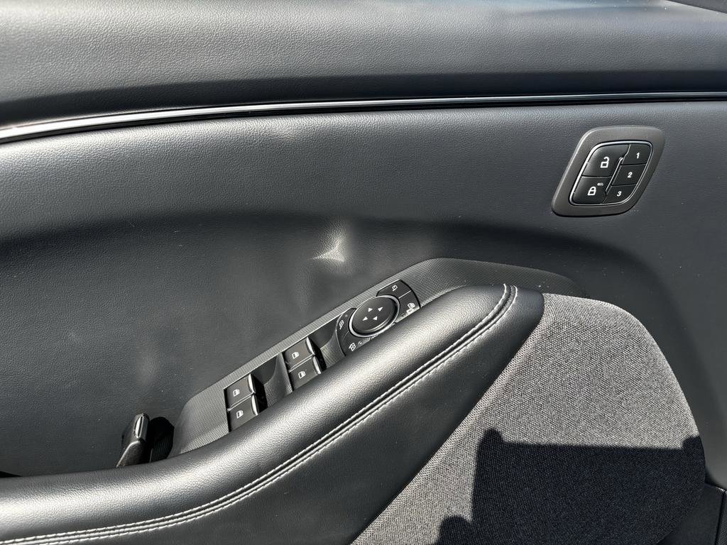 Used 2021 Ford Mustang Mach-E Premium image 13