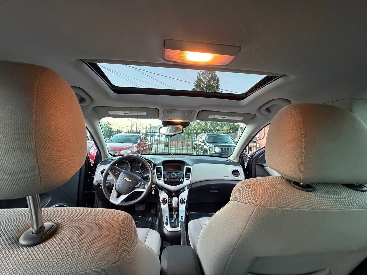 Used 2014 Chevrolet Cruze LT FWD image 18