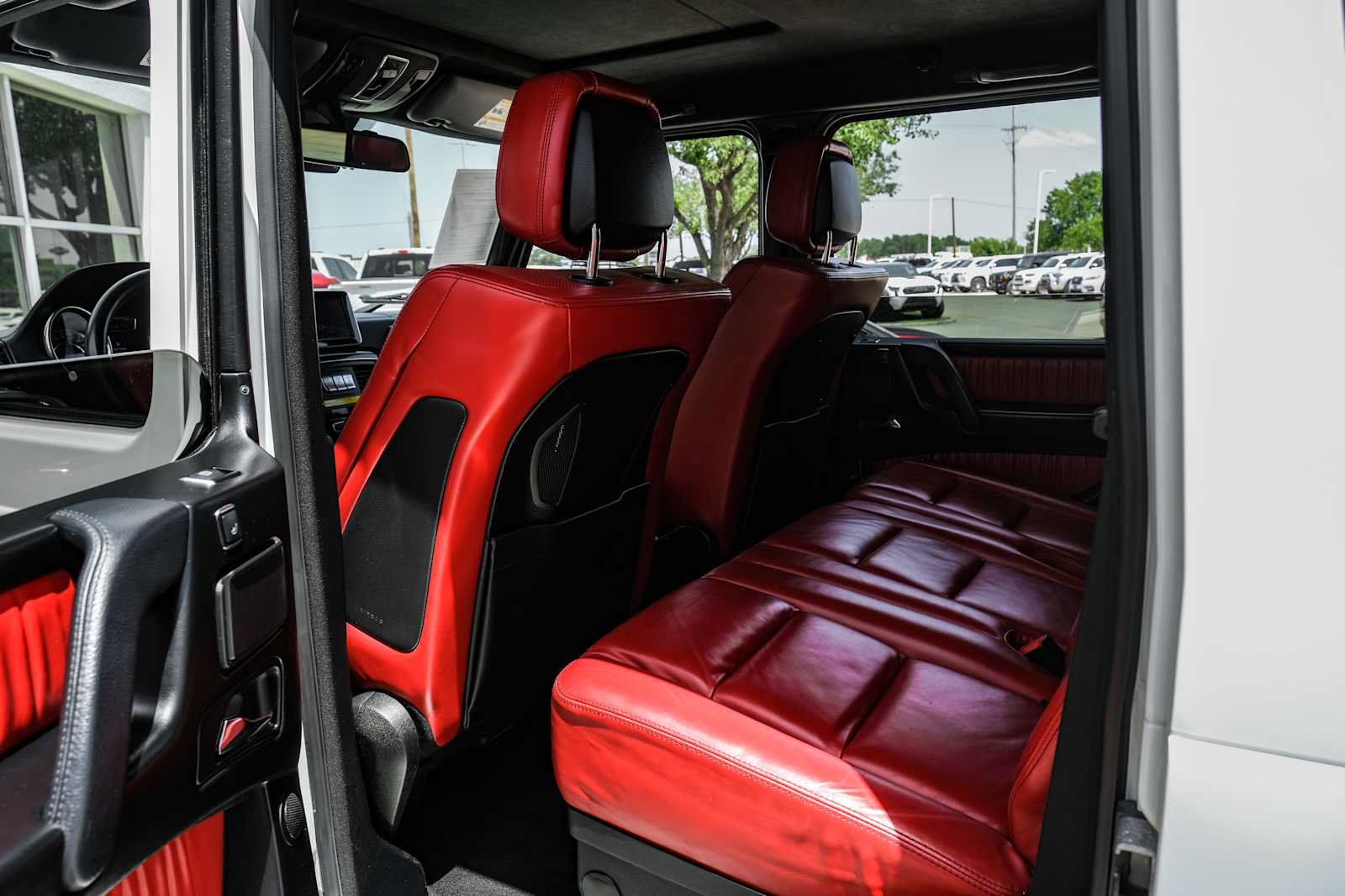 Used 2016 Mercedes-Benz G 63 AMG 4MATIC image 32