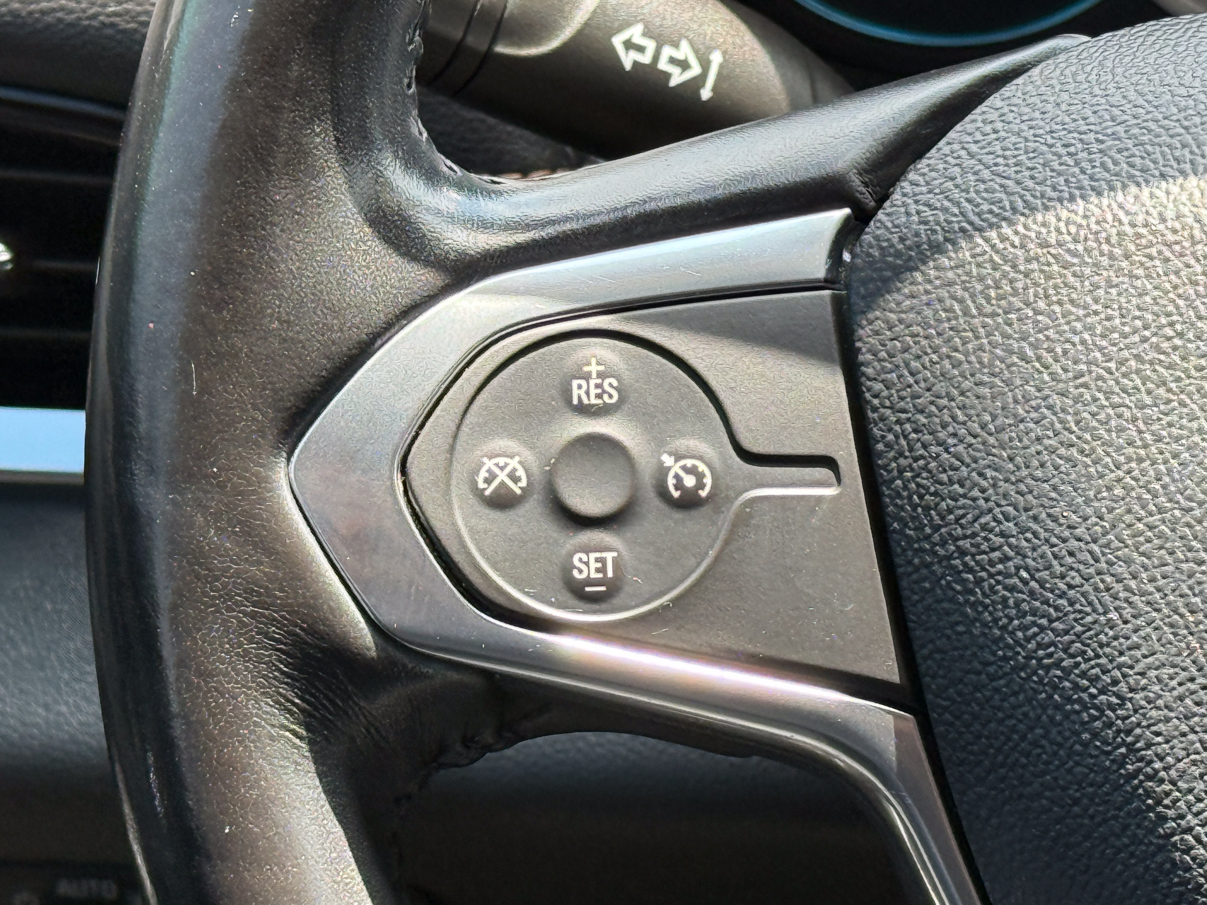 Used 2020 Chevrolet Traverse LT FWD image 23