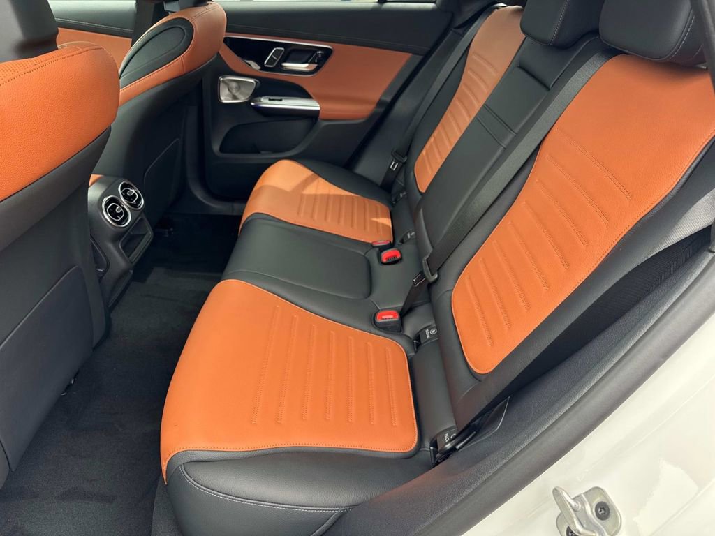 New 2025 Mercedes-Benz GLC 300 4MATIC image 14