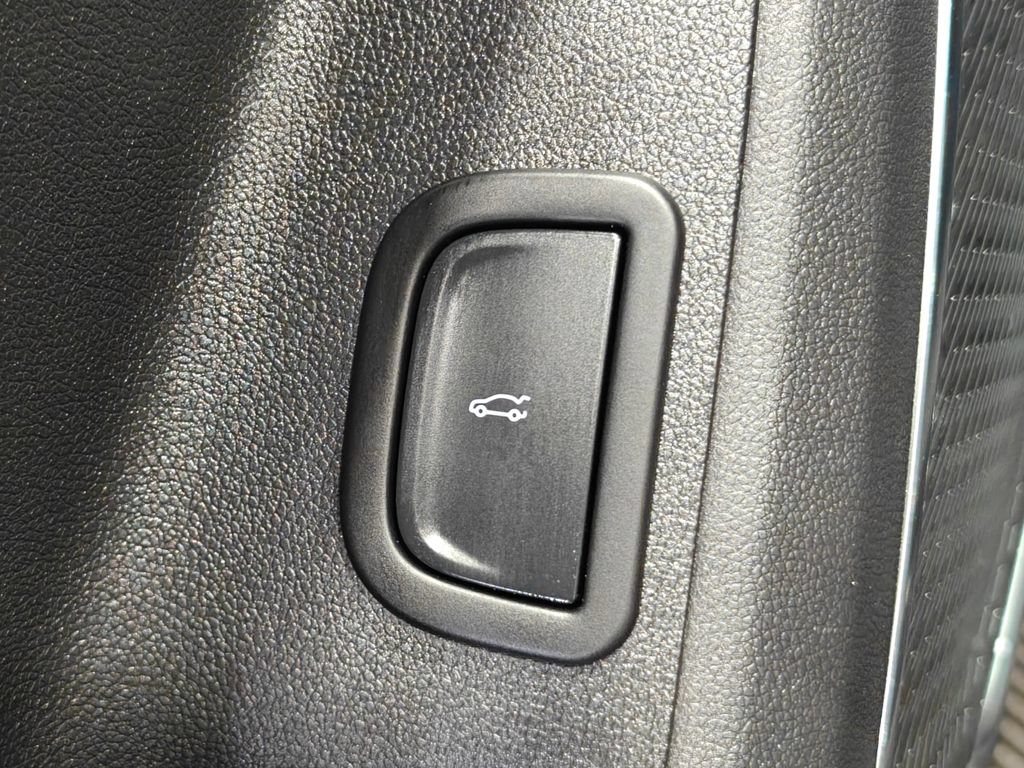Used 2025 GMC Acadia Elevation w/ Elevation Premium Package FWD image 59