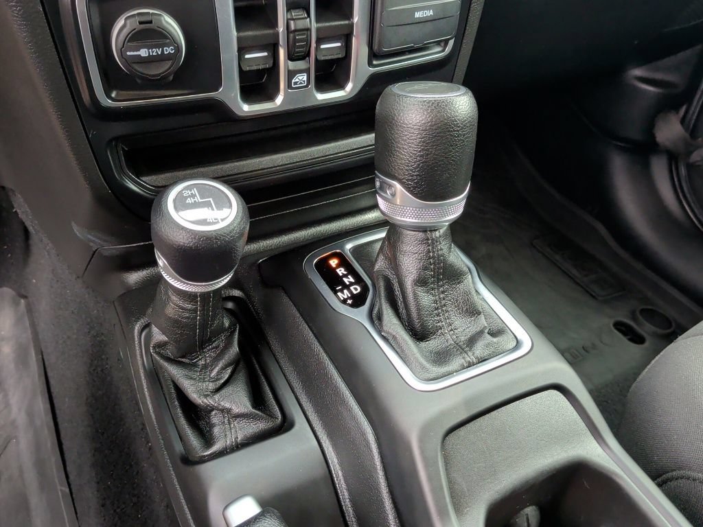 Used 2023 Jeep Gladiator Sport AWD/4WD image 31