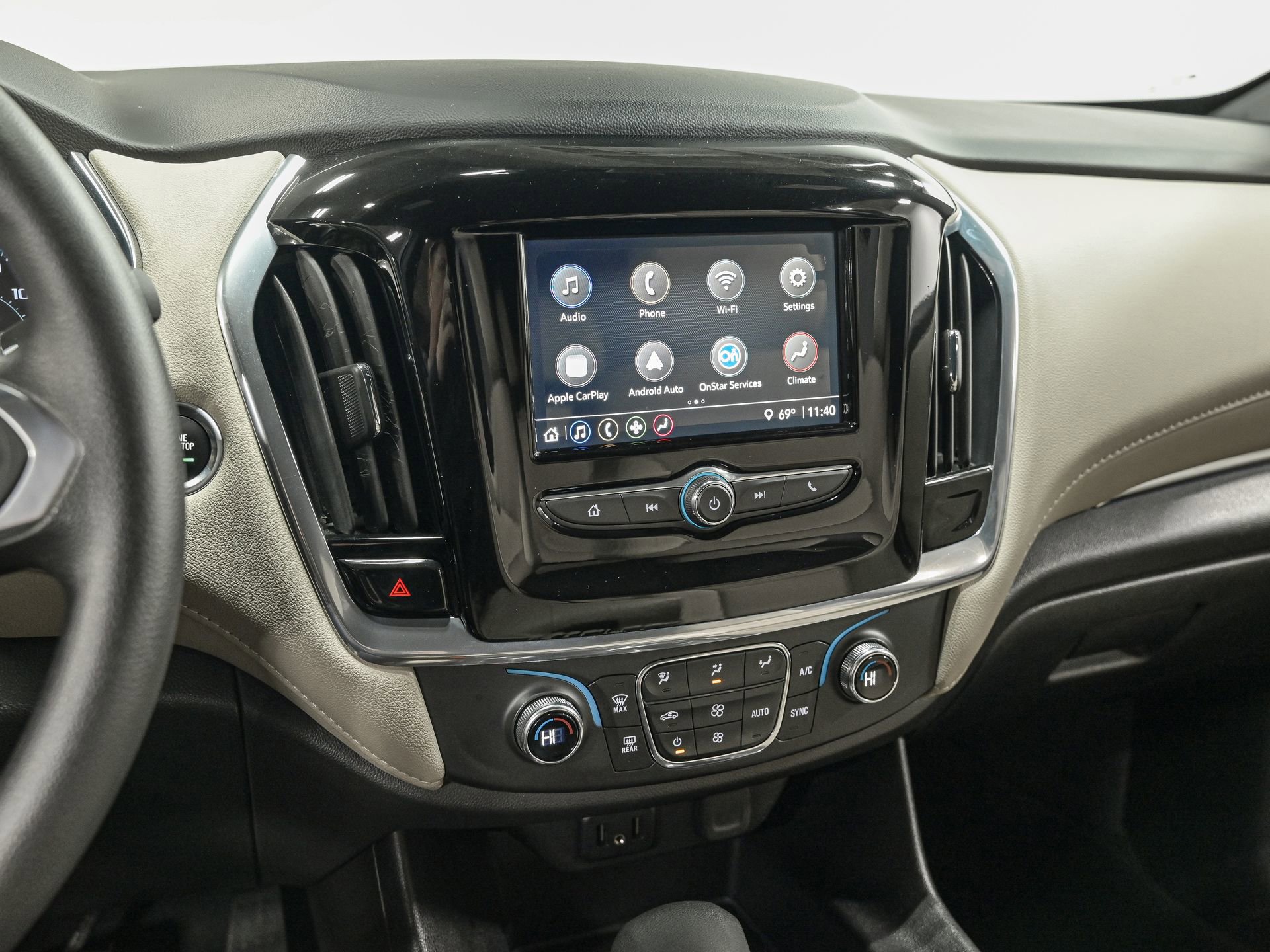 Used 2023 Chevrolet Traverse LS image 21