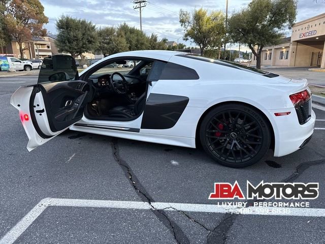 Used 2018 Audi R8 V10 w/ Carbon Exterior Package image 6