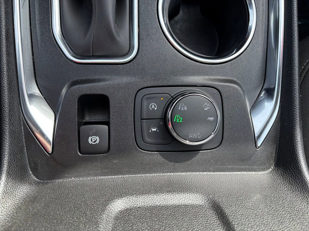 Used 2023 Chevrolet Traverse LT image 28