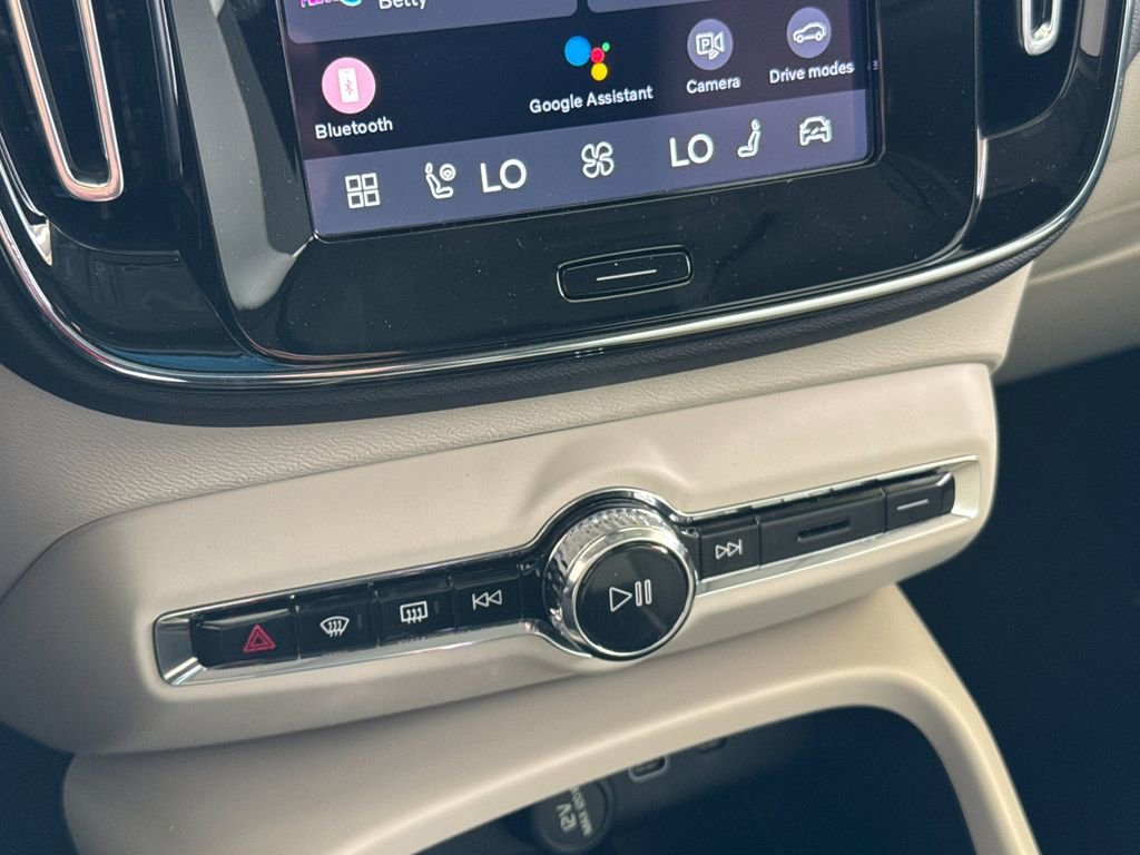 New 2026 Volvo XC40 B5 Plus w/ Protection Package Premier image 20