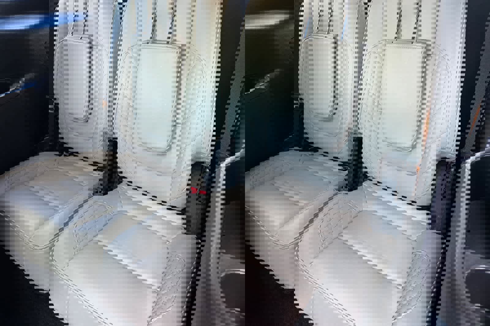 Used 2017 Ford Explorer Platinum image 15