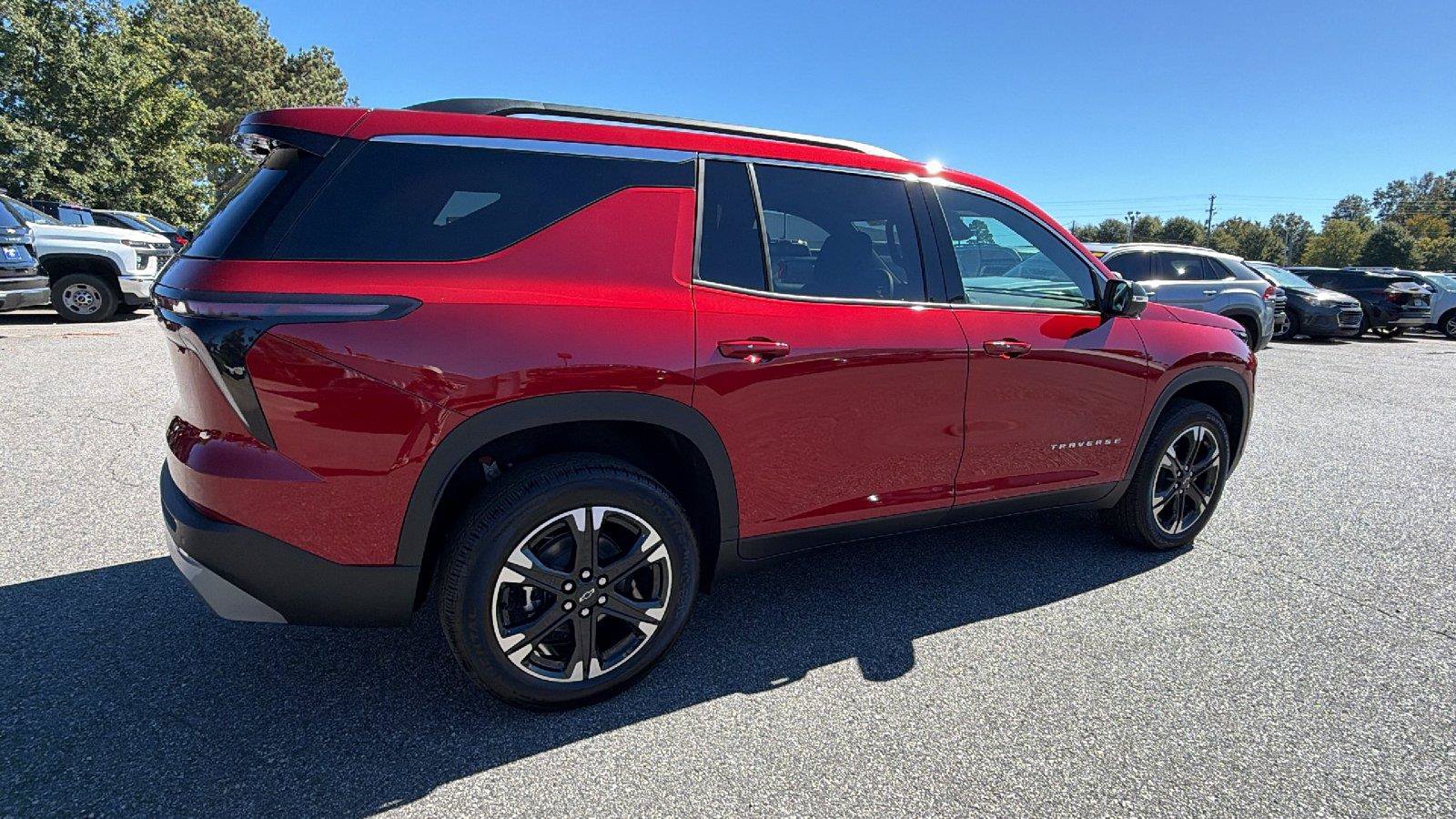 New 2027 Chevrolet Traverse LT w/ Driver Confidence Package FWD image 9