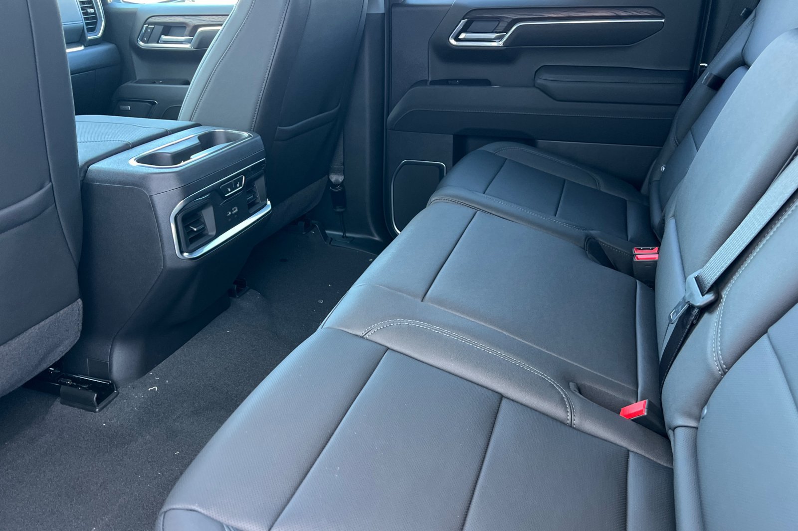 New 2026 GMC Sierra 1500 SLT w/ SLT Convenience Package AWD/4WD image 9