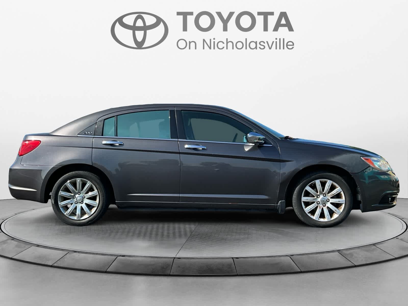 Used 2014 Chrysler 200 Limited FWD image 6