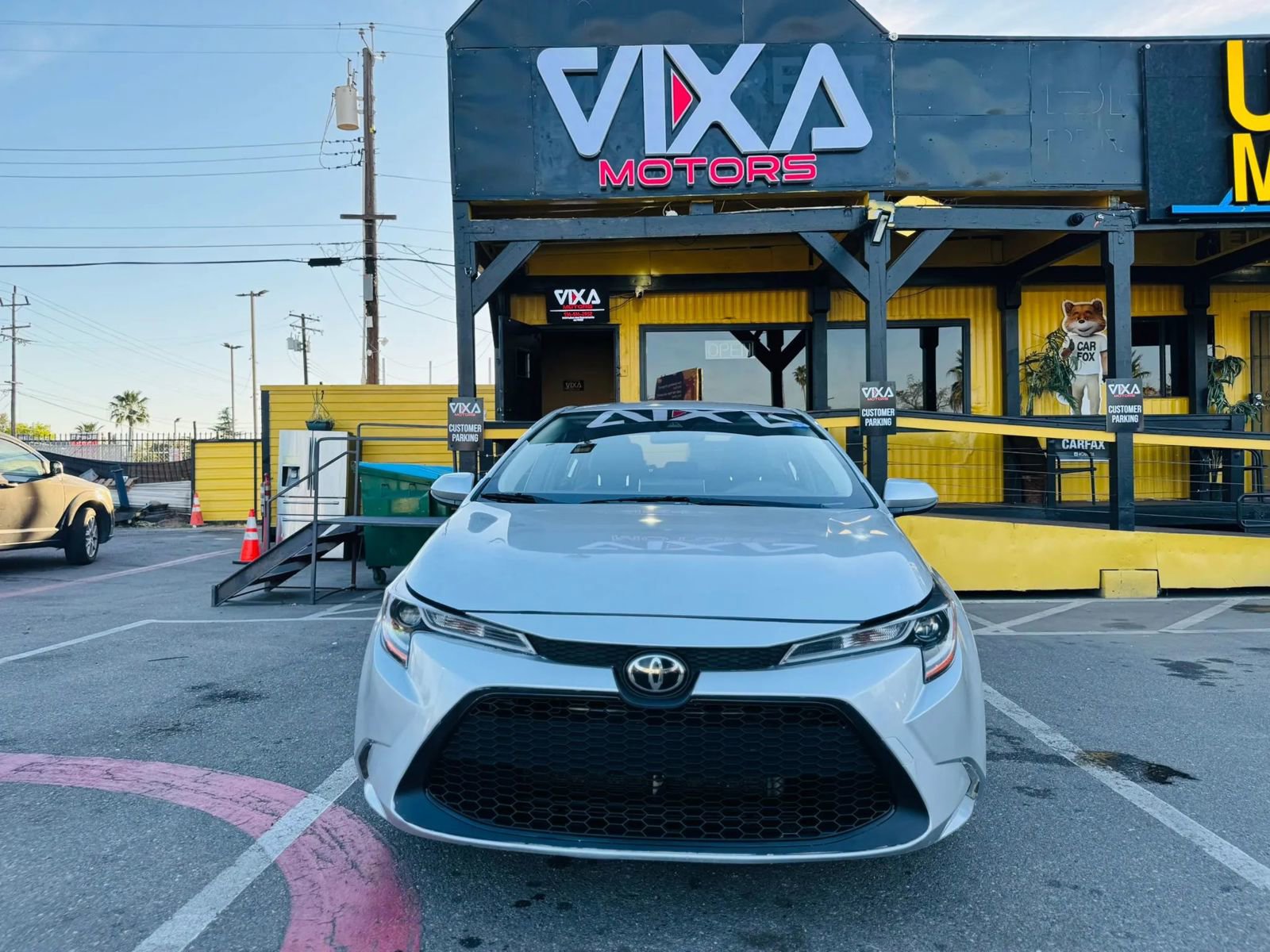 Used 2021 Toyota Corolla LE image 2