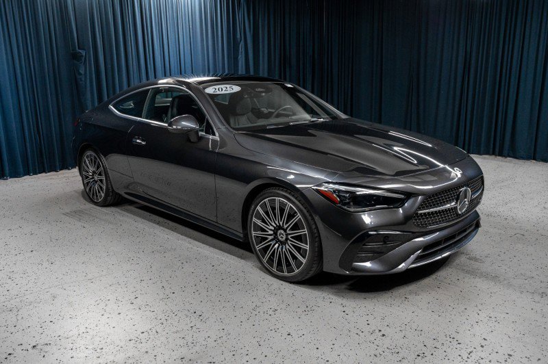 Used 2025 Mercedes-Benz CLE 300 4MATIC Coupe image 3