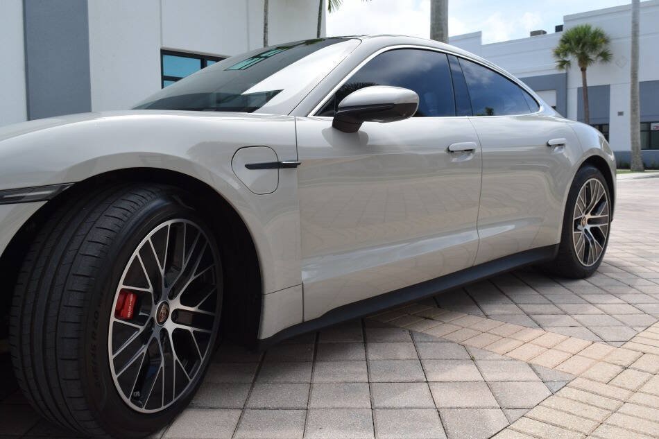 Used 2021 Porsche Taycan 4S AWD/4WD image 16
