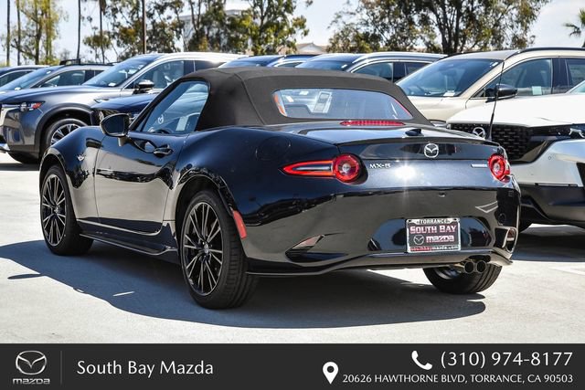 New 2026 MAZDA MX-5 Miata Club w/ Appearance Package RWD image 6