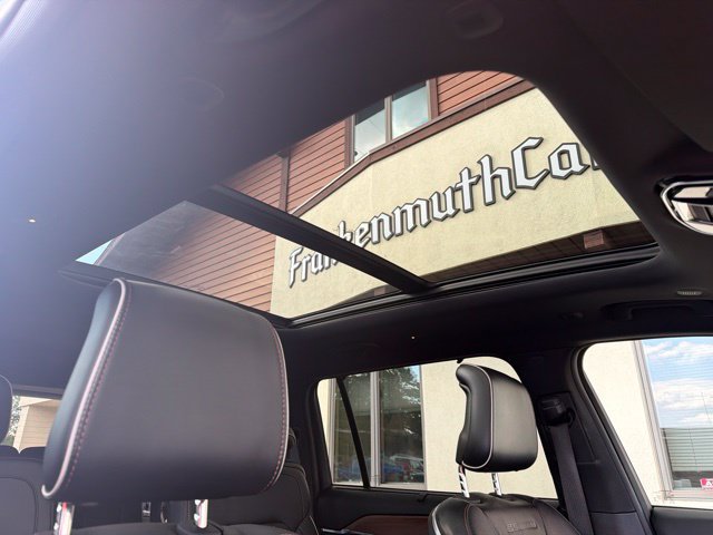 Used 2023 Jeep Grand Cherokee L Summit w/ Luxury Tech Group V AWD/4WD image 16