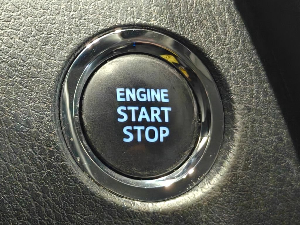 Used 2023 Toyota Camry SE w/ Convenience Package FWD image 12