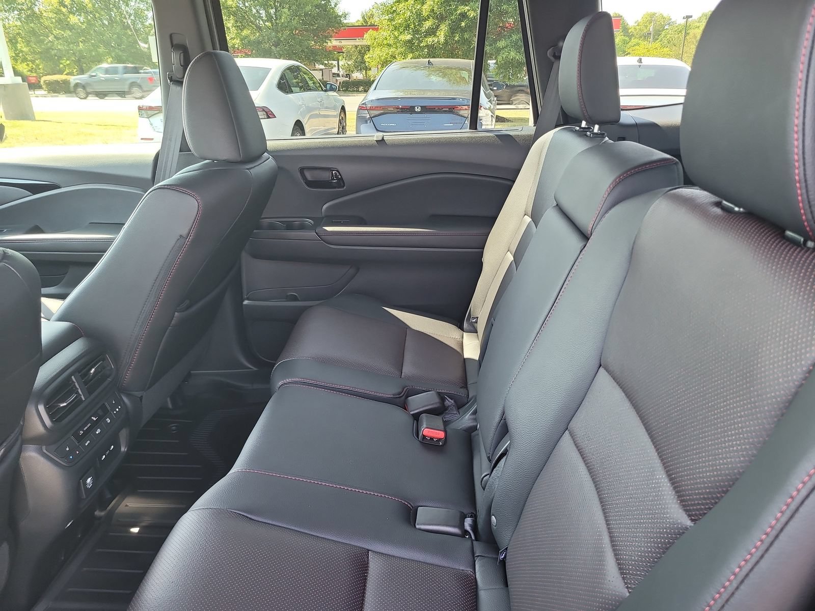 Certified 2024 Honda Passport Black Edition image 25