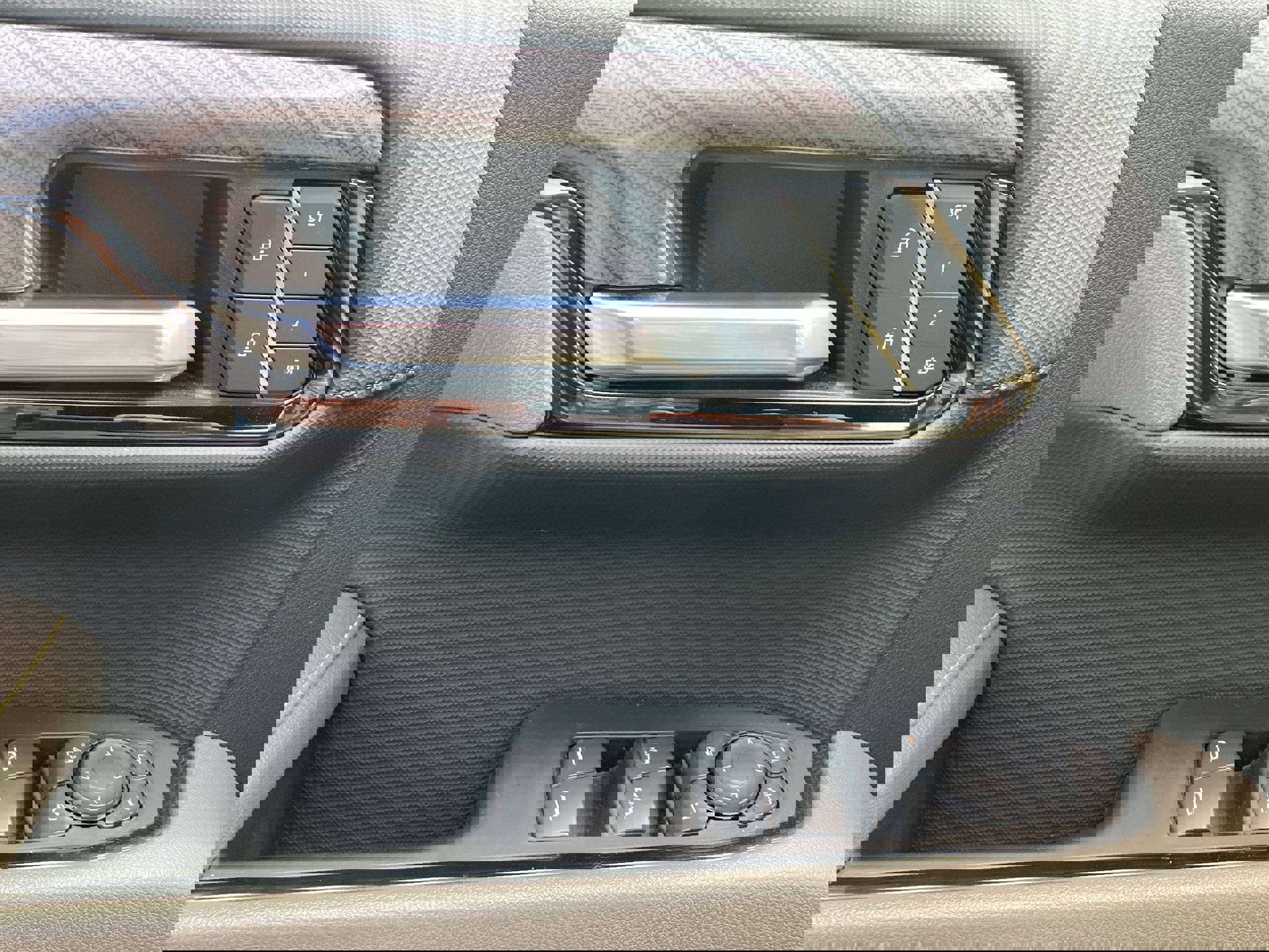 Used 2022 Chevrolet Silverado 1500 ZR2 w/ Technology Package image 25