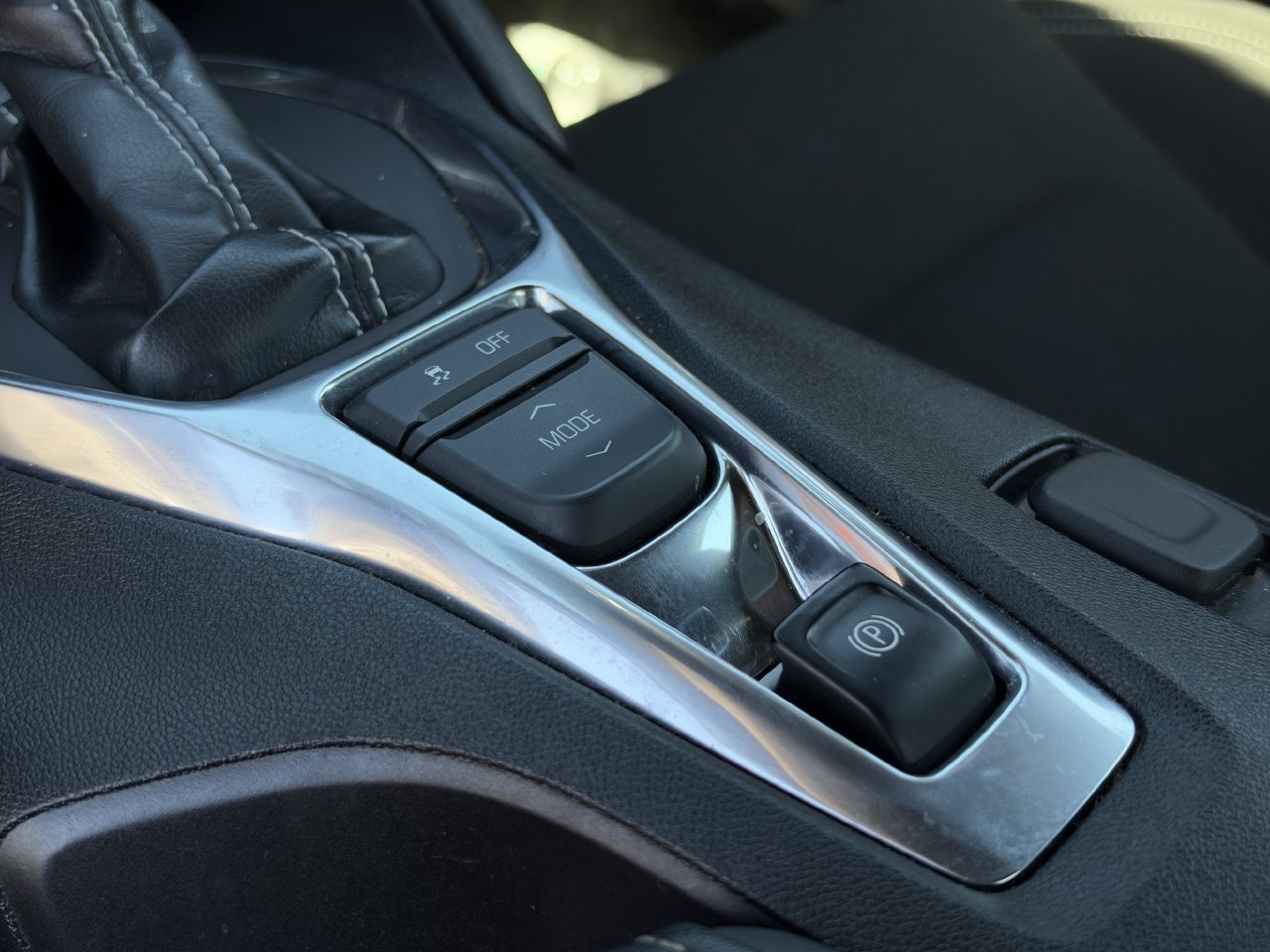 Used 2021 Chevrolet Camaro LT w/ Technology Package RWD image 19