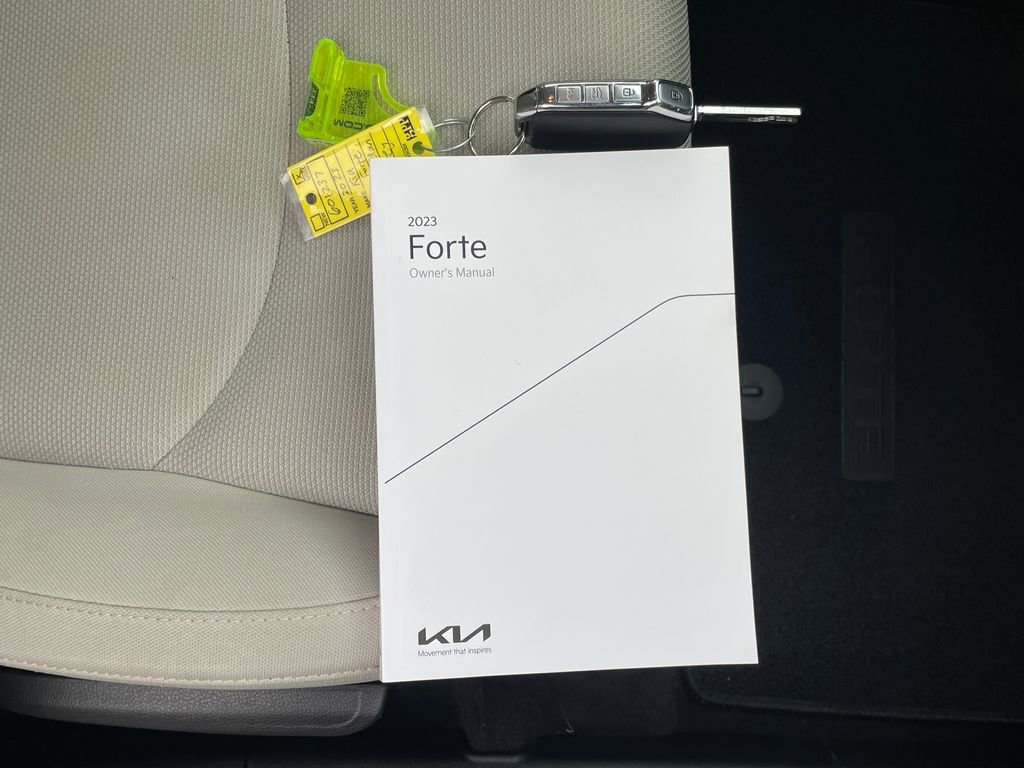 Used 2023 Kia Forte LXS image 31