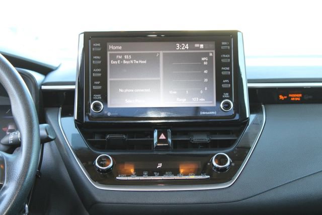 Used 2022 Toyota Corolla LE image 16