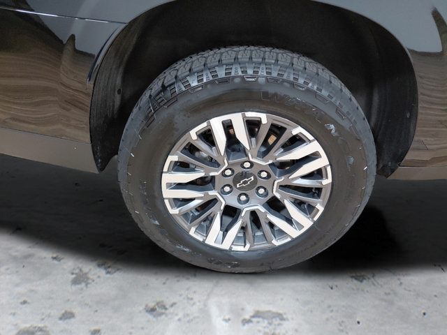 Certified 2025 Chevrolet Suburban Z71 AWD/4WD image 8