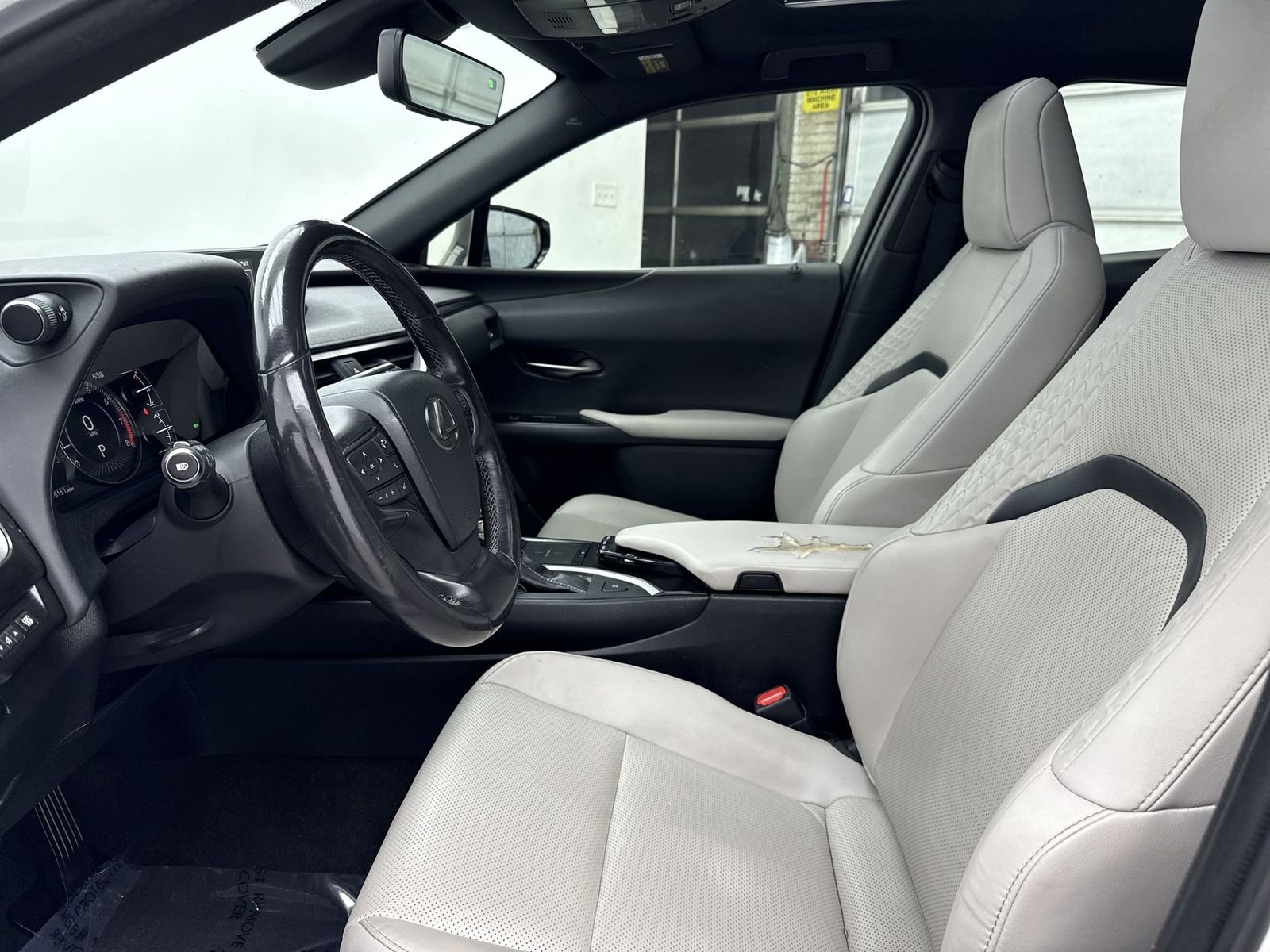 Used 2019 Lexus UX 200 w/ Premium Package image 11
