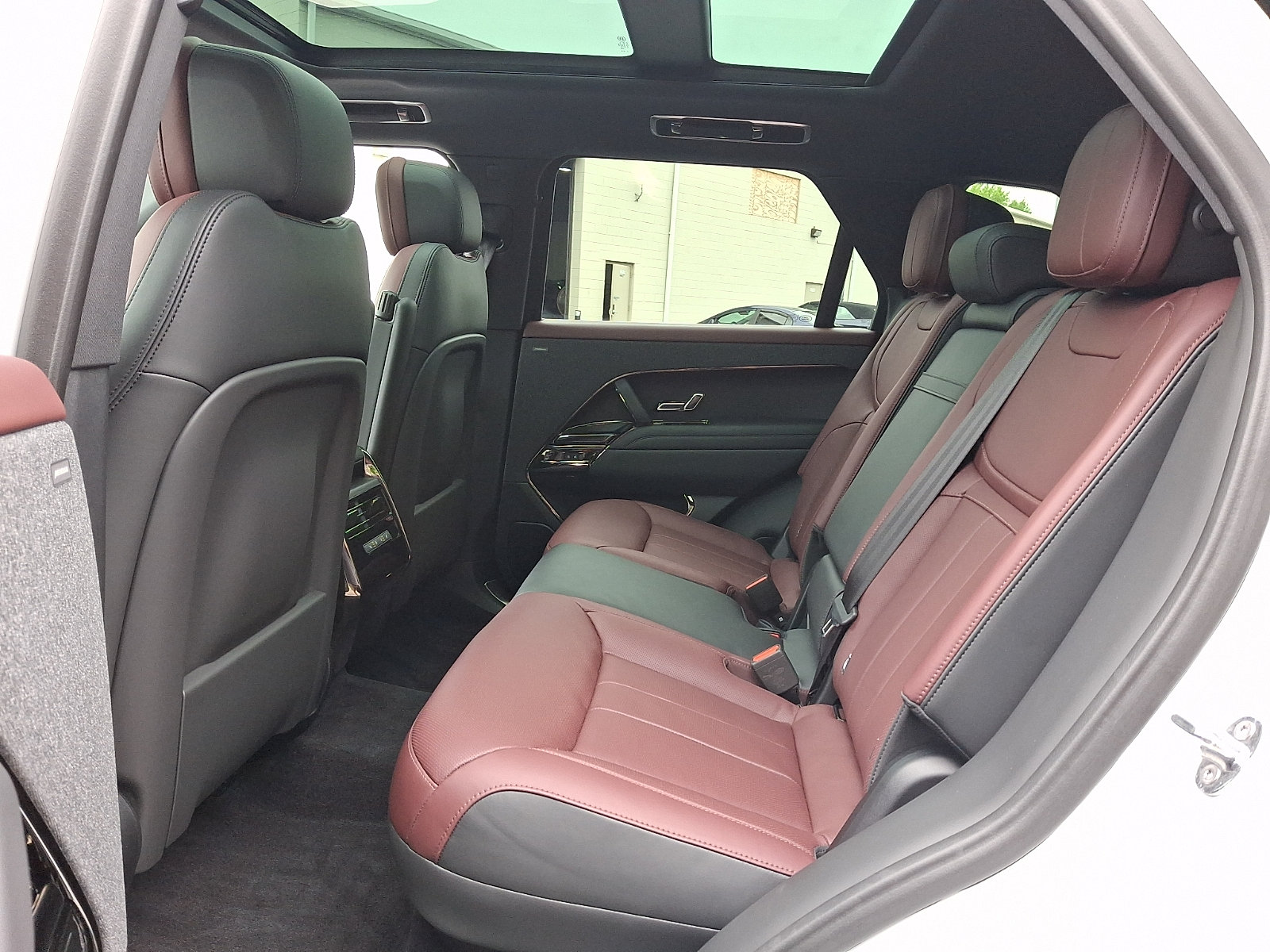 Used 2024 Land Rover Range Rover Sport Dynamic SE AWD/4WD image 5