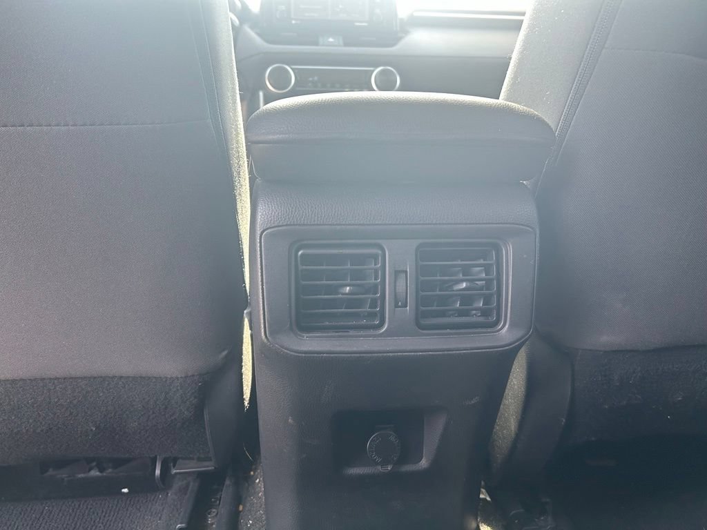 Used 2022 Toyota RAV4 LE FWD image 11