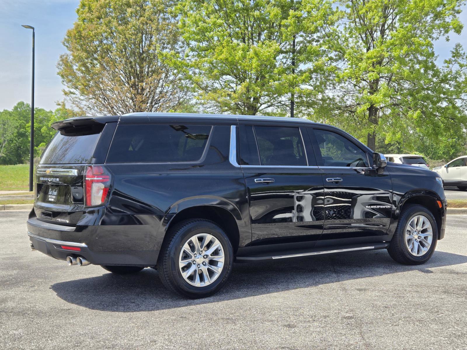 Used 2021 Chevrolet Suburban Premier AWD/4WD image 7