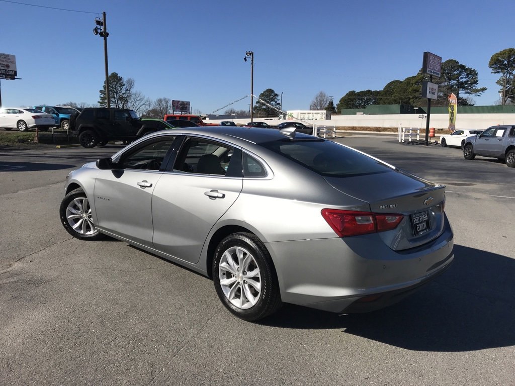 Used 2025 Chevrolet Malibu LT image 3